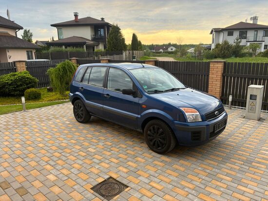 🚘 FORD FUSION / 📅 2007 gads / ⛽ 1.6 BENZĪNS / ❗ MANUĀLA / 📈 165 700 KM