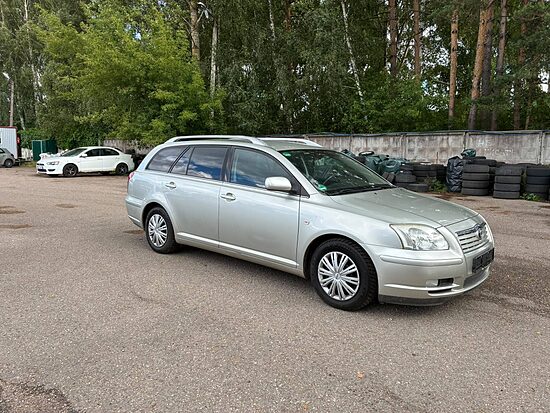 🚘TOYOTA AVENSIS / 📅 2003 gads /⛽ 1.8 BENZĪNS /❗MANUĀLA / 📈 185 300 KM
