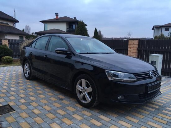 🚘 VW JETTA / 📅 2011 gads / ⛽ 1.2 BENZĪNS / ❗ MANUĀLA / 📈 194 800 KM