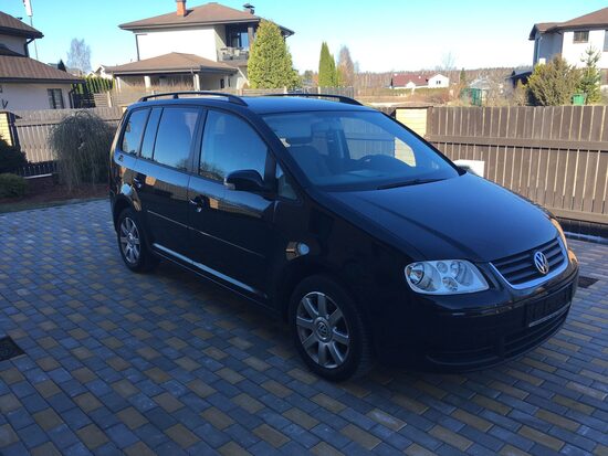 🚘 VW TOURAN / 📅 2005 gads / ⛽ 2.0 BENZĪNS / ❗ MANUĀLA / 📈 165 700 KM